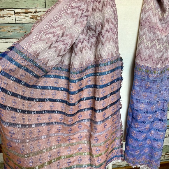 J Jill Quartz Tapestry Fringe Scarf Pink Blue Hues One Size Women's NEW - Picture 2 of 5